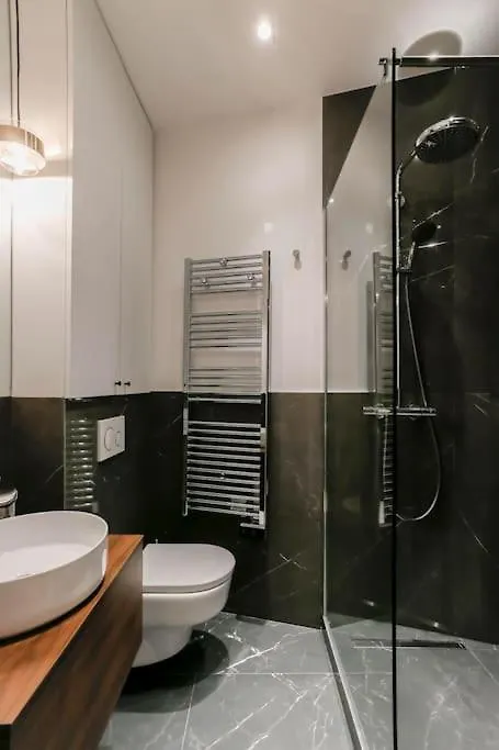 Modern 2 Bedrooms Near Louvre Paris Apartment